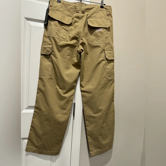 True Religion Military Single Needle Cargo Pant Travertine
Khaki Women's 28 NWT - Picture 7 of 16